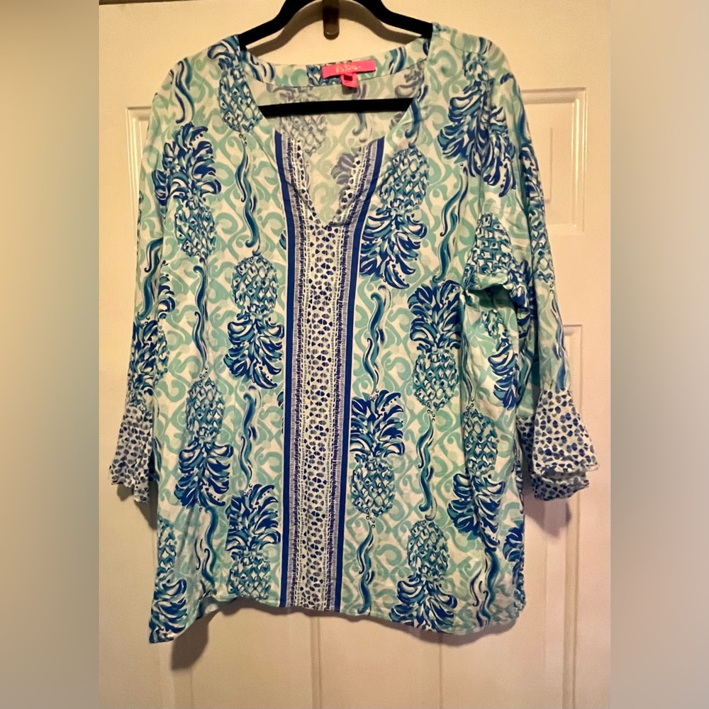Lilly Pulitzer Keona Tunic Top. Pineapples out of the blue. XL